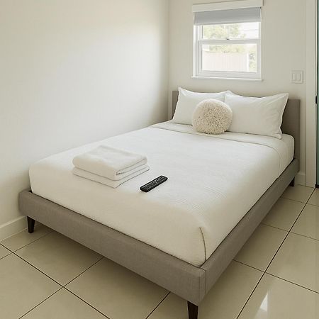 Modern Home - Termpurpedic Queen Bed, Laundry, Free Parkging, Ev Tesla Hollywood Eksteriør billede