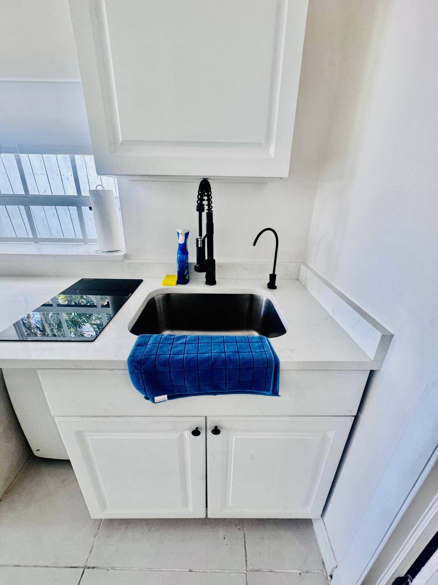 Modern Home - Termpurpedic Queen Bed, Laundry, Free Parkging, Ev Tesla Hollywood Eksteriør billede